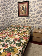 Lowri Cottage Hotel