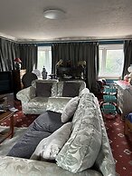 Lowri Cottage Hotel