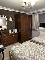 Lowri Cottage Hotel