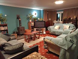 Lowri Cottage Hotel
