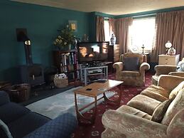 Lowri Cottage Hotel