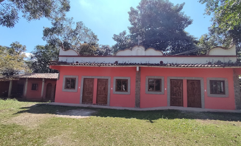 HOTEL ECOLOGICO AVENTUREC