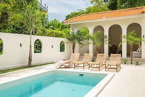 Tropical 3BR Villa in Canggu