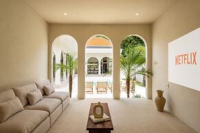 Tropical 3BR Villa in Canggu