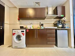 Cosmos Living Cozy Studio With Balcony