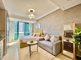 Cosmos Living Cozy Studio With Balcony