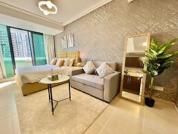 Cosmos Living Cozy Studio With Balcony