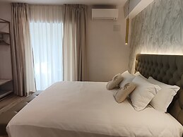 Romi Suite