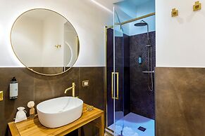 Romi Suite