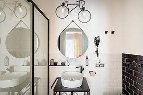 Romi Suite