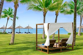 Royal Beachfront Villas & Spa Danang