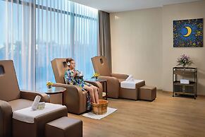 Royal Beachfront Villas & Spa Danang