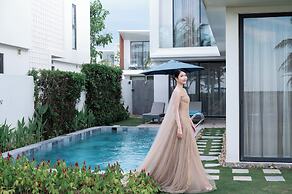 Royal Beachfront Villas & Spa Danang
