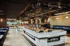 Royal Beachfront Villas & Spa Danang