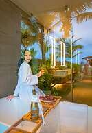 Royal Beachfront Villas & Spa Danang