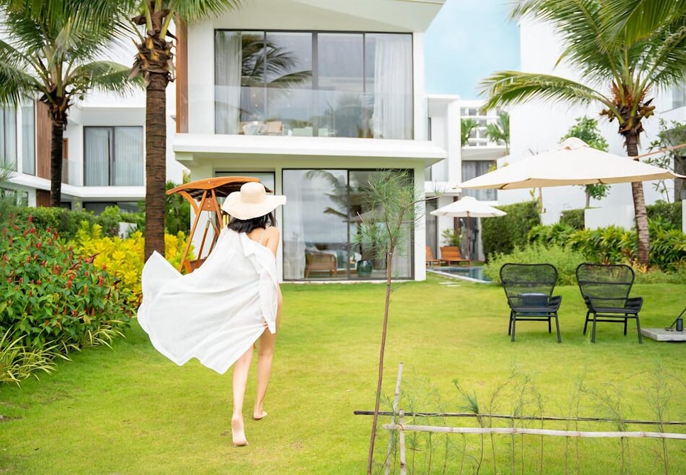 Royal Beachfront Villas & Spa Danang