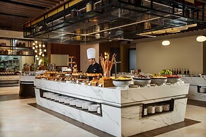 Royal Beachfront Villas & Spa Danang