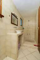 Pontoon Residence & Suites