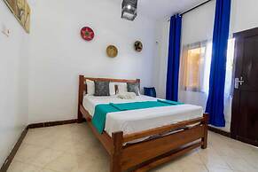 Pontoon Residence & Suites