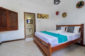 Pontoon Residence & Suites