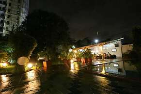 Pontoon Residence & Suites