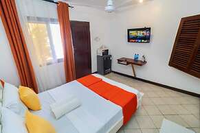 Pontoon Residence & Suites