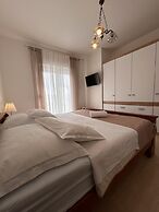 Coastal Comfort Apartment