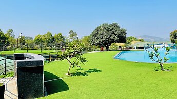 Amigos Lake Resort