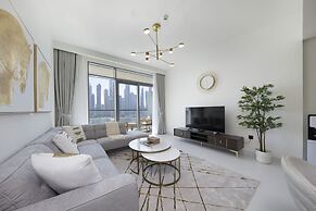 2BR Emaar Beachfront Full Sea Skyline Views