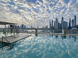 2BR Emaar Beachfront Full Sea Skyline Views