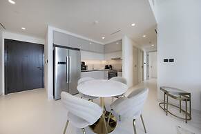 2BR Emaar Beachfront Full Sea Skyline Views