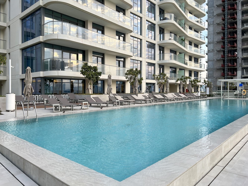 2BR Emaar Beachfront Full Sea Skyline Views
