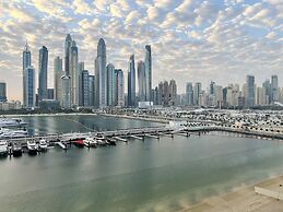 2BR Emaar Beachfront Full Sea Skyline Views