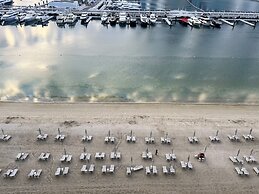 2BR Emaar Beachfront Full Sea Skyline Views