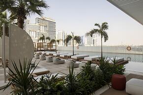 Luxe Studio Burj Khalifa View Upside Living