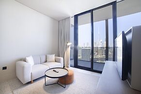 Luxe Studio Burj Khalifa View Upside Living