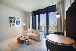 Modern Executive Studio Burj View Upside Living
