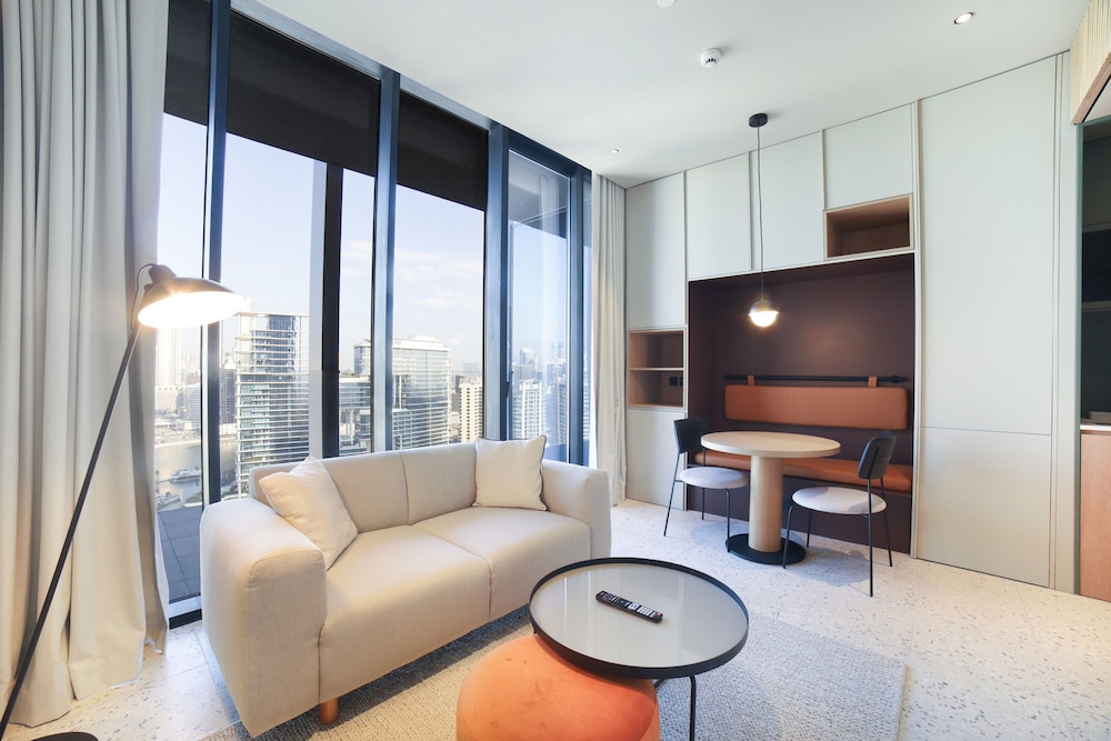 Modern Executive Studio Burj View Upside Living