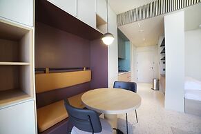 Modern Executive Studio Burj View Upside Living