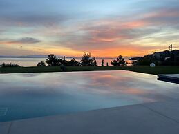 Omnia Villa
