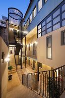 Living Yard Acropolis