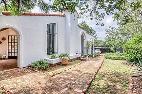 Modern Spanish House-3br-pool-solar-samrand
