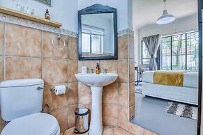 Modern Spanish House-3br-pool-solar-samrand