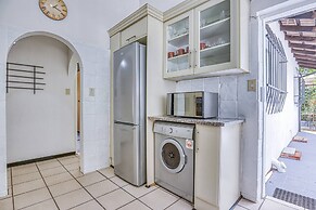 Modern Spanish House-3br-pool-solar-samrand