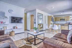 The Cottage-1 Bed-pool-bbq-fibre-solar-samrand