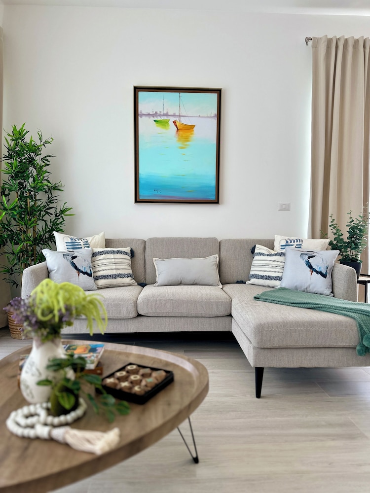 Coral Bay by DR Collection