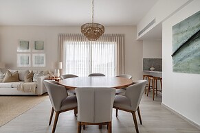 Coral Bay by DR Collection