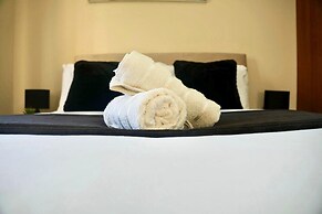 Lovely 3-bed House in Solihull