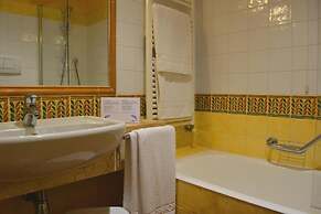 Sardinian-style Resort 2 Bedroom Apartments Sleeps 7