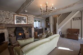 THE PIG at Combe - Devon